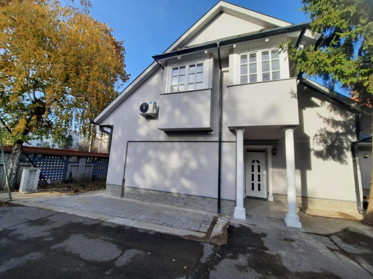德布勒森Borostyan Panzio住宿加早餐旅馆 外观 照片