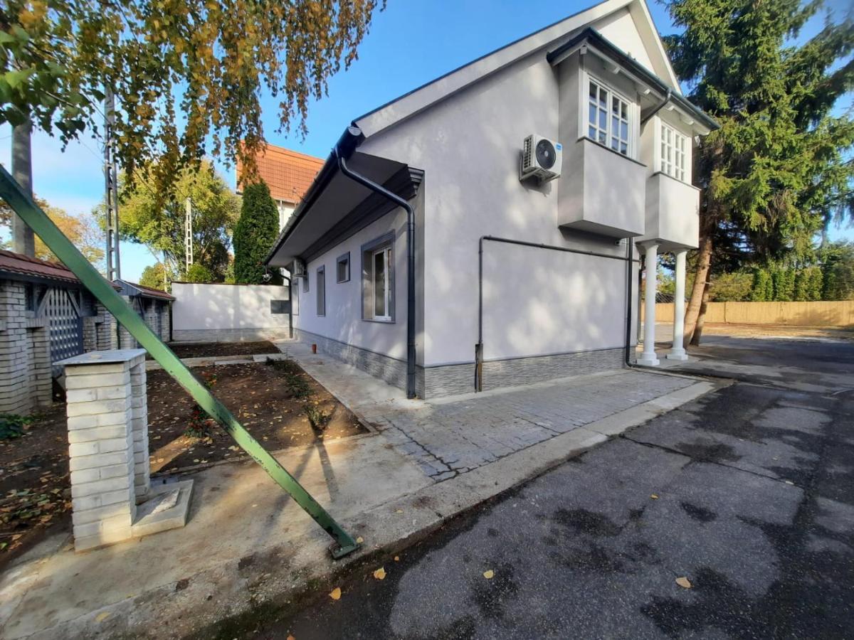德布勒森Borostyan Panzio住宿加早餐旅馆 外观 照片